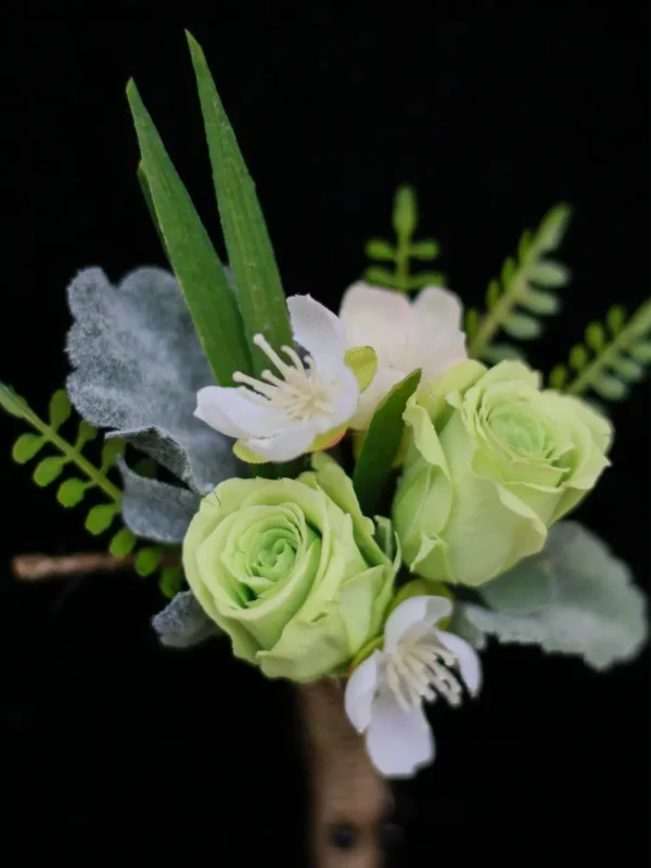 GREEN FOREVER BOUTONNIERE - Image 2